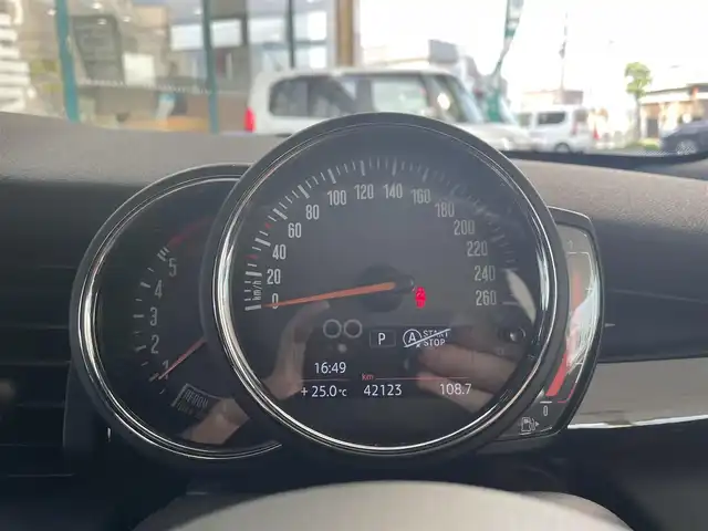 ＭＩＮＩ ミニ クーパー SD 青森県 2018(平30)年 4.3万km ムーンウォークグレーメタリック インテリジェントセーフティ/・衝突警告機能/・歩行者警告機能/純正ナビ/【AM/FM/USB/BT】/バックカメラ/パーキングアシスト/パーキングセンサー/レーダークルーズコントロール/前後コーナーセンサー/アイドリングストップ/LEDヘッドライト/フォグランプ/純正17インチAW/ETC/取扱説明書/保証書