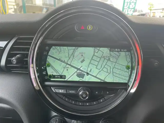 ＭＩＮＩ ミニ クーパー SD 青森県 2018(平30)年 4.3万km ムーンウォークグレーメタリック インテリジェントセーフティ/・衝突警告機能/・歩行者警告機能/純正ナビ/【AM/FM/USB/BT】/バックカメラ/パーキングアシスト/パーキングセンサー/レーダークルーズコントロール/前後コーナーセンサー/アイドリングストップ/LEDヘッドライト/フォグランプ/純正17インチAW/ETC/取扱説明書/保証書