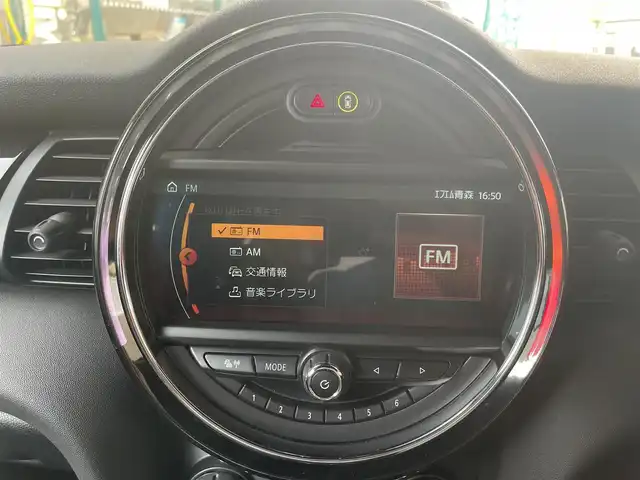 ＭＩＮＩ ミニ クーパー SD 青森県 2018(平30)年 4.3万km ムーンウォークグレーメタリック インテリジェントセーフティ/・衝突警告機能/・歩行者警告機能/純正ナビ/【AM/FM/USB/BT】/バックカメラ/パーキングアシスト/パーキングセンサー/レーダークルーズコントロール/前後コーナーセンサー/アイドリングストップ/LEDヘッドライト/フォグランプ/純正17インチAW/ETC/取扱説明書/保証書