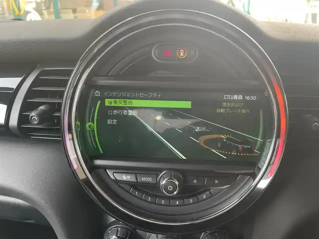 ＭＩＮＩ ミニ クーパー SD 青森県 2018(平30)年 4.3万km ムーンウォークグレーメタリック インテリジェントセーフティ/・衝突警告機能/・歩行者警告機能/純正ナビ/【AM/FM/USB/BT】/バックカメラ/パーキングアシスト/パーキングセンサー/レーダークルーズコントロール/前後コーナーセンサー/アイドリングストップ/LEDヘッドライト/フォグランプ/純正17インチAW/ETC/取扱説明書/保証書