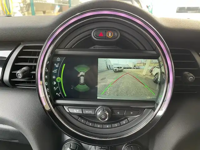 ＭＩＮＩ ミニ クーパー SD 青森県 2018(平30)年 4.3万km ムーンウォークグレーメタリック インテリジェントセーフティ/・衝突警告機能/・歩行者警告機能/純正ナビ/【AM/FM/USB/BT】/バックカメラ/パーキングアシスト/パーキングセンサー/レーダークルーズコントロール/前後コーナーセンサー/アイドリングストップ/LEDヘッドライト/フォグランプ/純正17インチAW/ETC/取扱説明書/保証書