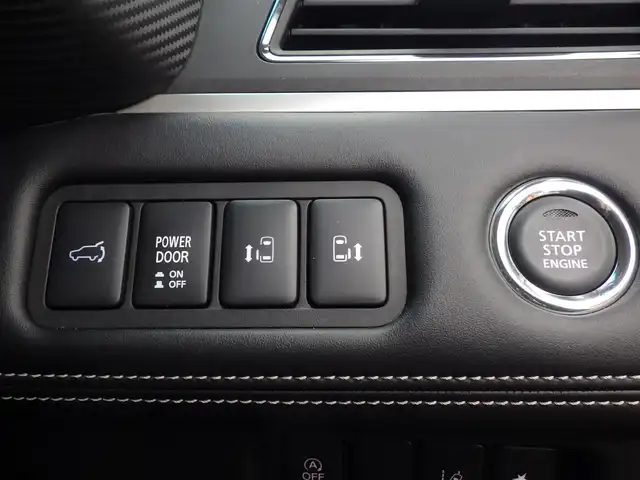 三菱 デリカＤ：５ シャモニー 千葉県 2025(令7)年 0.1千km 黒Ⅱ 登録済未使用車/衝突軽減ブレーキ/・レーンキープアシスト/・ブラインドスポットモニター/・レーダークルーズコントロール/ALPINE製11インチナビ/・型番：EX11NX/・フルセグTV/BT/CD/DVD/USB/HDMI/・バックカメラ/全方位カメラ/両側パワースライドドア/パワーバックドア/アイドリングストップ/電子パーキング/・オートホールド/革巻きステアリング/・ステアリングリモコン/・ステアリングヒーター/・パドルシフト/ハーフレザーシート/・シートヒーター(運転席/助手席)/・パワーシート(運転席)/プッシュスタート/・スマートキー/・スペアキー/LEDヘッドライト/・オートライト/・フォグライト/・オートマチックハイビーム