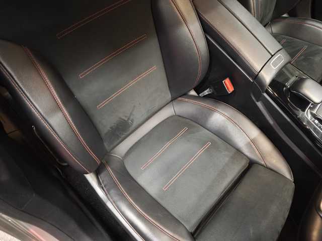 メルセデス・ベンツ ＣＬＡ２００ｄ AMGライン 群馬県 2019(令1)年 5.9万km ベージュ 黒半革シート/レーダーセーフティパッケージ/18インチAW/バックカメラ/Apple CarPlay/パワーシート/シートヒーター/ドラレコ/LEDライト/純正フロアマット/ETC2.0