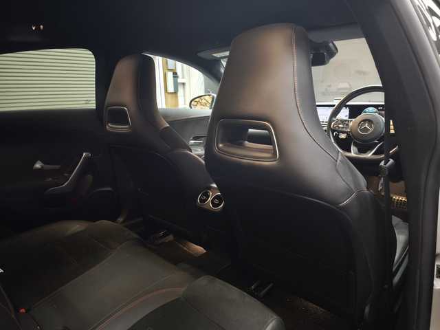 メルセデス・ベンツ ＣＬＡ２００ｄ AMGライン 群馬県 2019(令1)年 5.9万km ベージュ 黒半革シート/レーダーセーフティパッケージ/18インチAW/バックカメラ/Apple CarPlay/パワーシート/シートヒーター/ドラレコ/LEDライト/純正フロアマット/ETC2.0