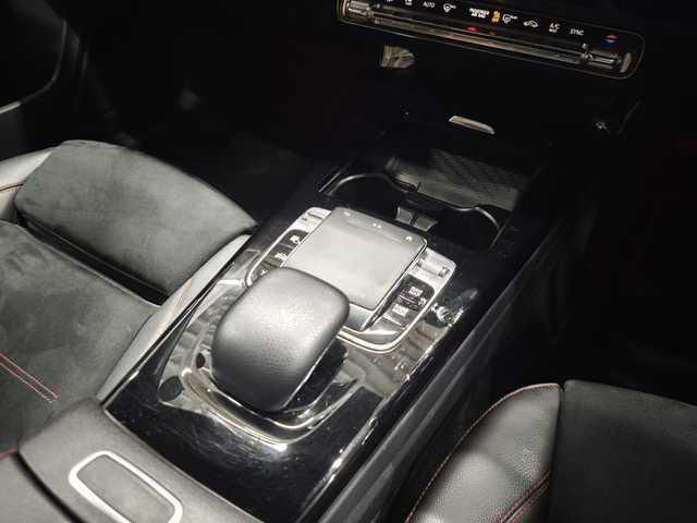 メルセデス・ベンツ ＣＬＡ２００ｄ AMGライン 群馬県 2019(令1)年 5.9万km ベージュ 黒半革シート/レーダーセーフティパッケージ/18インチAW/バックカメラ/Apple CarPlay/パワーシート/シートヒーター/ドラレコ/LEDライト/純正フロアマット/ETC2.0
