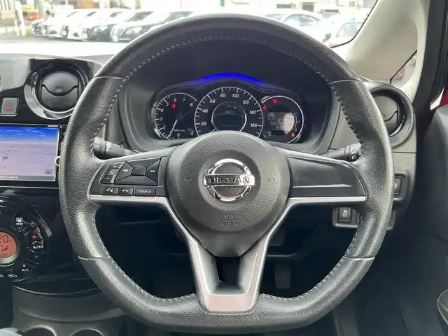 日産 ノート メダリスト 栃木県 2016(平28)年 12.1万km ガーネットレッド Bluetooth/純正ナビ/ワンセグTV/プッシュスタート/ETC/スペアキー/アイドリングストップ/レーンキープアシスト/横滑り防止機能/衝突被害軽減機能/オートライト/ハーフレザーシート/取扱説明書/保証書/記録簿