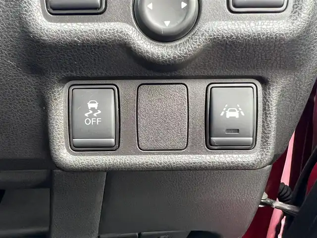日産 ノート メダリスト 栃木県 2016(平28)年 12.1万km ガーネットレッド Bluetooth/純正ナビ/ワンセグTV/プッシュスタート/ETC/スペアキー/アイドリングストップ/レーンキープアシスト/横滑り防止機能/衝突被害軽減機能/オートライト/ハーフレザーシート/取扱説明書/保証書/記録簿