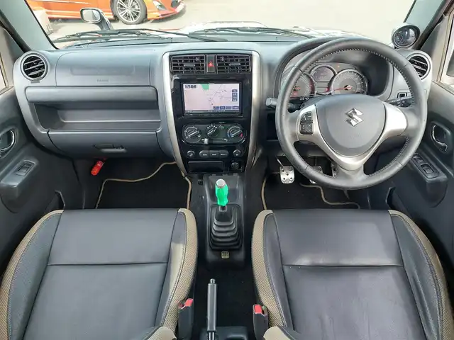 スズキ ジムニー ランドベンチャー 石川県 2017(平29)年 8.6万km ブルーイッシュブラックパール3 ４WD/KENWOODナビ/・フルセグTV/・Bluetooth/サスペンションキット（TANIGICHI）/社外マフラー（Links）/ブースト計（AUTOGAUGE）/純正フロアマット/純正16インチアルミホイール/ハーフレザーシート/シートヒーター/ドアバイザー/電動格納ミラー/リモコンキー