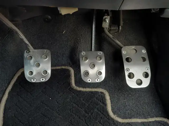 スズキ ジムニー ランドベンチャー 石川県 2017(平29)年 8.6万km ブルーイッシュブラックパール3 ４WD/KENWOODナビ/・フルセグTV/・Bluetooth/サスペンションキット（TANIGICHI）/社外マフラー（Links）/ブースト計（AUTOGAUGE）/純正フロアマット/純正16インチアルミホイール/ハーフレザーシート/シートヒーター/ドアバイザー/電動格納ミラー/リモコンキー