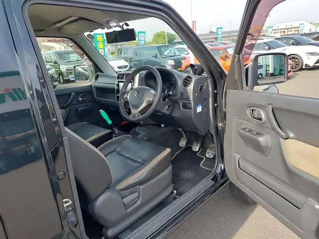 スズキ ジムニー ランドベンチャー 石川県 2017(平29)年 8.6万km ブルーイッシュブラックパール3 ４WD/KENWOODナビ/・フルセグTV/・Bluetooth/サスペンションキット（TANIGICHI）/社外マフラー（Links）/ブースト計（AUTOGAUGE）/純正フロアマット/純正16インチアルミホイール/ハーフレザーシート/シートヒーター/ドアバイザー/電動格納ミラー/リモコンキー