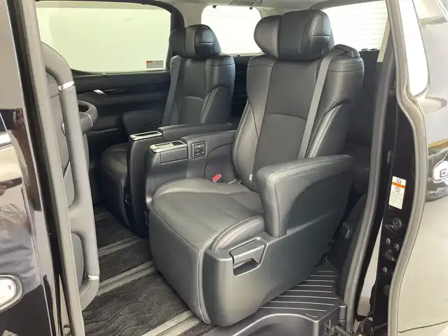 トヨタ ヴェルファイア ハイブリット ZR Gエディション 新潟県 2018(平30)年 6.4万km バーニングブラッククリスタルシャインガラスフレーク 禁煙車/４WD/純正メモリナビ/（BT/FM/AM/フルセグTV)/バック・フロントカメラ/ステアリングスイッチ/ステアリングヒーター/レザーシート/パワーシート/シートヒーター/ベンチレーション/オットマン/ドライブレコーダー/フリップダウンモニター/サンルーフ/純正LEDオートヘッドライト/サンシェード/電格ミラー/シーケンシャルウィンカー/ウィンカーミラー/ETC/取扱説明書