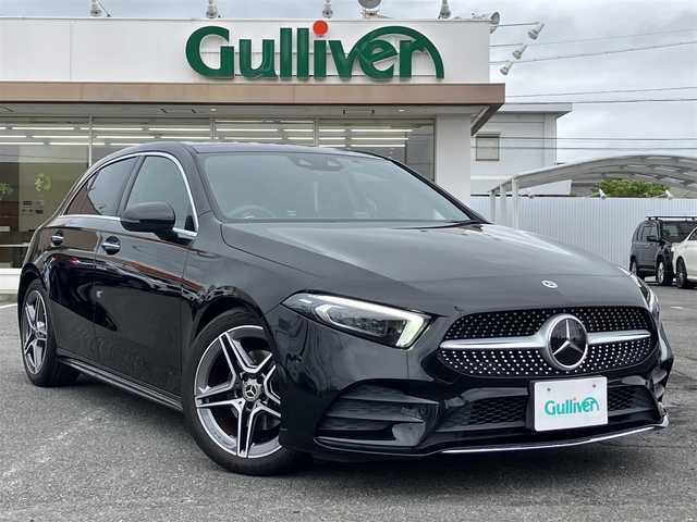 メルセデス・ベンツ Ｍ・ベンツ Ａ２００ｄ AMGライン 三重県 2021(令3)年 1.6万km コスモスブラック ワンオーナー/サンルーフ/走行距離15296km/♪アクティブブレーキアシスト/♪アクティブステアリングアシスト/♪アクティブブラインドスポットアシスト/♪アクティブレーンキーピングアシスト/♪純正メーカーナビ/　・フルセグ・Bluetoothオーディオ・USB/♪バックガイドカメラ/♪スマートキー×2/♪プッシュスタート/♪アダプティブクルーズコントロール/♪クリアランスソナー/♪ハーフレザーシート/♪前席パワーシート(メモリ付き)/♪前席シートヒーター/♪LEDヘッドライト/♪オートライト/♪オートハイビーム/♪オートリトラクタブルミラー/♪リアフォグライト/♪純正18インチAW/♪革巻ステアリング/♪ステアリングスイッチ/♪パドルシフト/♪アイドリングストップ/♪フロアマット/♪プライバシーガラス/♪サイド/カーテンエアバック/♪電動パーキングスイッチ/♪ETC2.0/♪横滑り防止機能