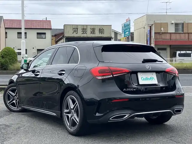 メルセデス・ベンツ Ｍ・ベンツ Ａ２００ｄ AMGライン 三重県 2021(令3)年 1.6万km コスモスブラック ワンオーナー/サンルーフ/走行距離15296km/♪アクティブブレーキアシスト/♪アクティブステアリングアシスト/♪アクティブブラインドスポットアシスト/♪アクティブレーンキーピングアシスト/♪純正メーカーナビ/　・フルセグ・Bluetoothオーディオ・USB/♪バックガイドカメラ/♪スマートキー×2/♪プッシュスタート/♪アダプティブクルーズコントロール/♪クリアランスソナー/♪ハーフレザーシート/♪前席パワーシート(メモリ付き)/♪前席シートヒーター/♪LEDヘッドライト/♪オートライト/♪オートハイビーム/♪オートリトラクタブルミラー/♪リアフォグライト/♪純正18インチAW/♪革巻ステアリング/♪ステアリングスイッチ/♪パドルシフト/♪アイドリングストップ/♪フロアマット/♪プライバシーガラス/♪サイド/カーテンエアバック/♪電動パーキングスイッチ/♪ETC2.0/♪横滑り防止機能