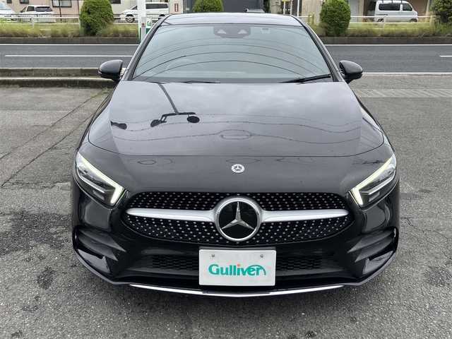 メルセデス・ベンツ Ｍ・ベンツ Ａ２００ｄ AMGライン 三重県 2021(令3)年 1.6万km コスモスブラック ワンオーナー/サンルーフ/走行距離15296km/♪アクティブブレーキアシスト/♪アクティブステアリングアシスト/♪アクティブブラインドスポットアシスト/♪アクティブレーンキーピングアシスト/♪純正メーカーナビ/　・フルセグ・Bluetoothオーディオ・USB/♪バックガイドカメラ/♪スマートキー×2/♪プッシュスタート/♪アダプティブクルーズコントロール/♪クリアランスソナー/♪ハーフレザーシート/♪前席パワーシート(メモリ付き)/♪前席シートヒーター/♪LEDヘッドライト/♪オートライト/♪オートハイビーム/♪オートリトラクタブルミラー/♪リアフォグライト/♪純正18インチAW/♪革巻ステアリング/♪ステアリングスイッチ/♪パドルシフト/♪アイドリングストップ/♪フロアマット/♪プライバシーガラス/♪サイド/カーテンエアバック/♪電動パーキングスイッチ/♪ETC2.0/♪横滑り防止機能