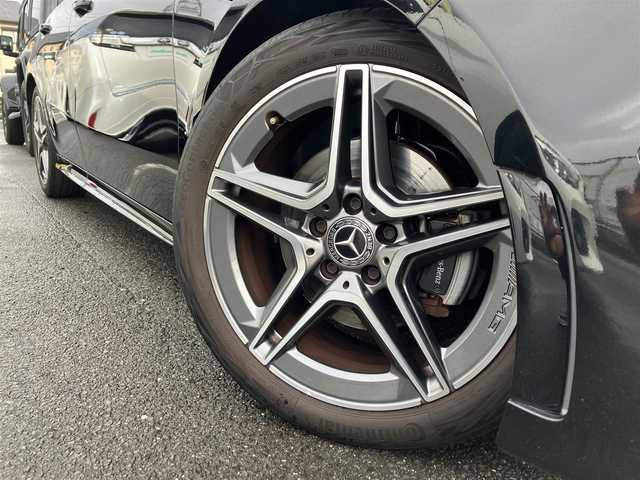 メルセデス・ベンツ Ｍ・ベンツ Ａ２００ｄ AMGライン 三重県 2021(令3)年 1.6万km コスモスブラック ワンオーナー/サンルーフ/走行距離15296km/♪アクティブブレーキアシスト/♪アクティブステアリングアシスト/♪アクティブブラインドスポットアシスト/♪アクティブレーンキーピングアシスト/♪純正メーカーナビ/　・フルセグ・Bluetoothオーディオ・USB/♪バックガイドカメラ/♪スマートキー×2/♪プッシュスタート/♪アダプティブクルーズコントロール/♪クリアランスソナー/♪ハーフレザーシート/♪前席パワーシート(メモリ付き)/♪前席シートヒーター/♪LEDヘッドライト/♪オートライト/♪オートハイビーム/♪オートリトラクタブルミラー/♪リアフォグライト/♪純正18インチAW/♪革巻ステアリング/♪ステアリングスイッチ/♪パドルシフト/♪アイドリングストップ/♪フロアマット/♪プライバシーガラス/♪サイド/カーテンエアバック/♪電動パーキングスイッチ/♪ETC2.0/♪横滑り防止機能
