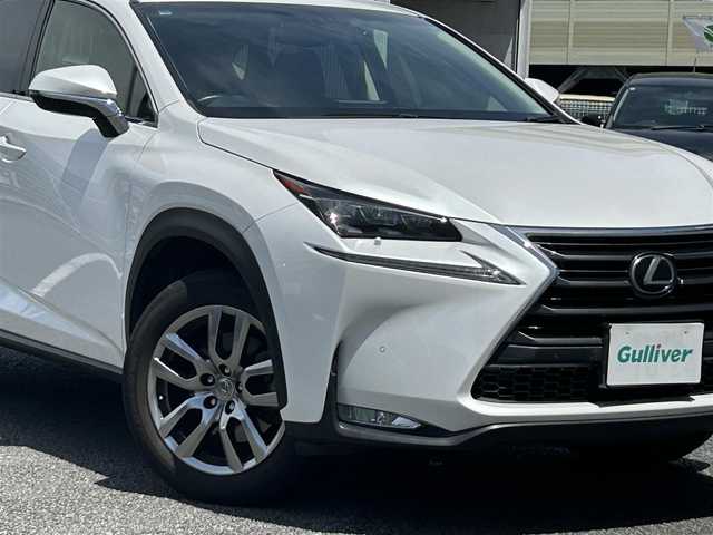 レクサス ＮＸ 200t Iパッケージ 静岡県 2016(平28)年 7万km ソニッククォーツ ユーザー買取車両/純正SDナビ（AM/FM/CD/USB/BT/TV/AUX）/純正3眼LEDヘッドライト/純正18インチAW/ビルトインETC2.0/ドライブレコーダー/サンルーフ/シートヒーター/クルーズコントロール（追従走行有り）/パワーシート（D.N席）/アイドリングストップ/シートヒーター（D.N席）/パドルシフト/パーキングアシスト/ステアリングヒーター