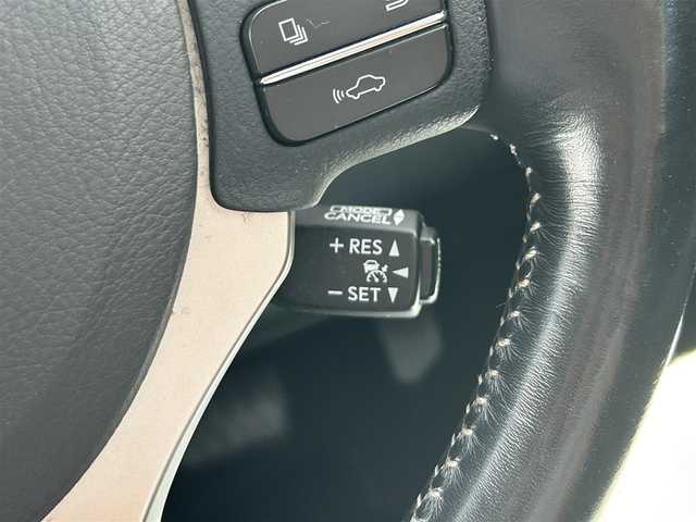 レクサス ＮＸ 200t Iパッケージ 静岡県 2016(平28)年 7万km ソニッククォーツ ユーザー買取車両/純正SDナビ（AM/FM/CD/USB/BT/TV/AUX）/純正3眼LEDヘッドライト/純正18インチAW/ビルトインETC2.0/ドライブレコーダー/サンルーフ/シートヒーター/クルーズコントロール（追従走行有り）/パワーシート（D.N席）/アイドリングストップ/シートヒーター（D.N席）/パドルシフト/パーキングアシスト/ステアリングヒーター