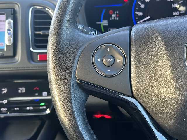 ホンダ ヴェゼル ハイブリッド X 石川県 2014(平26)年 7.3万km ミスティックグリーンパール VSA (VSA・Vehicle Stability Assist)/・EBD（電子制動力配分装置）付ABS/・衝突安全ボディー/・衝突被害軽減/純正メモリナビゲーション/【CD・DVD・Bluetooth・ワンセグTV】/型番：VXM-145VFi/クルーズコントロール/バックカメラ/パドルシフト/ドライブレコーダー/ETC/LEDヘッドライト/・オートライト/・フォグランプ/プッシュスタート/・スマートキー/純正フロアマット/純正16インチAW