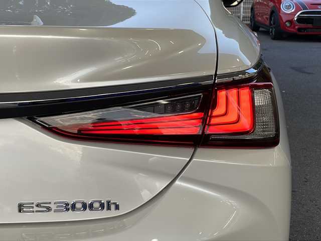 レクサス ＥＳ 300h バージョンL 福島県 2020(令2)年 1.9万km ソニッククォーツ 登録時走行距離　18954キロ/ワンオーナー/サンルーフ/黒革シート/360度カメラ/メーカーナビ/フルセグTV/エアコンシート/レクサスセーフティー/パワーシート/ビルトインETC/パワーバックドア/ビルトインETC/クリアランスソナー/ドライブレコーダー