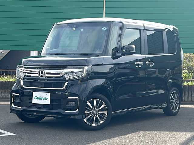 ホンダ Ｎ ＢＯＸ カスタム L 茨城県 2022(令4)年 1.3万km クリスタルブラックパール 社外6.8インチディスプレイオーディオ（Bluetooth接続/AM/FM/CD/DVD/USB）/スマートキー/片側パワースライドドア/バックカメラ/前方ドライブレコーダー/コーナーセンサー/オートマチックハイビーム/前席シートヒーター/アイドリングストップ/パーキングアシスト/横滑り防止装置/盗難防止装置/衝突被害軽減システム/レーンキープアシスト