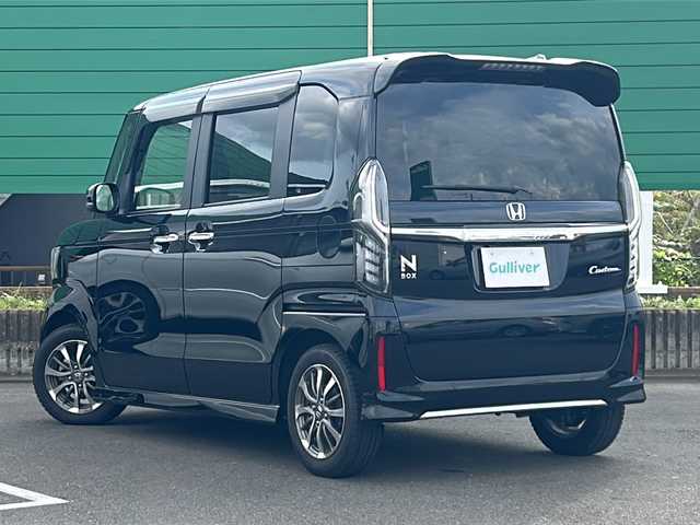 ホンダ Ｎ ＢＯＸ カスタム L 茨城県 2022(令4)年 1.3万km クリスタルブラックパール 社外6.8インチディスプレイオーディオ（Bluetooth接続/AM/FM/CD/DVD/USB）/スマートキー/片側パワースライドドア/バックカメラ/前方ドライブレコーダー/コーナーセンサー/オートマチックハイビーム/前席シートヒーター/アイドリングストップ/パーキングアシスト/横滑り防止装置/盗難防止装置/衝突被害軽減システム/レーンキープアシスト
