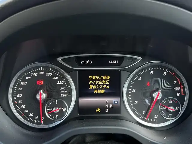 メルセデス・ベンツ Ａ１８０ スタイル 茨城県 2018(平30)年 2万km コスモスブラック 後期 /RSP /ACC /ナビ /TV /Bカメラ /LED /半革 /Sヒ-タ- /M付パワーシート /レーンキープアシスト /ブラインドスポットアシスト /パークトロニック /CarPlay/BT/USB/DVD /ETC2.0 /キーレスゴー /純正16インチAW /禁煙車