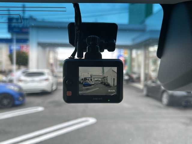 ダイハツ アトレー バン RS 東京都 2023(令5)年 1.7万km パールホワイトⅢ ワンオーナー/9インチスマホ連携ディスプレイオーディオ/・Bluetooth/TV/apple car play/android auto/HDMIソケット/アダクティブクルーズコントロール/アイドリングストップ/横滑り防止装置/盗難防止装置/パワースライドドア/バックカメラ/オートライト/オートエアコン/電動格納ミラー/アッパートレイ/スペアキー1本/ETC/取扱説明書/保証書