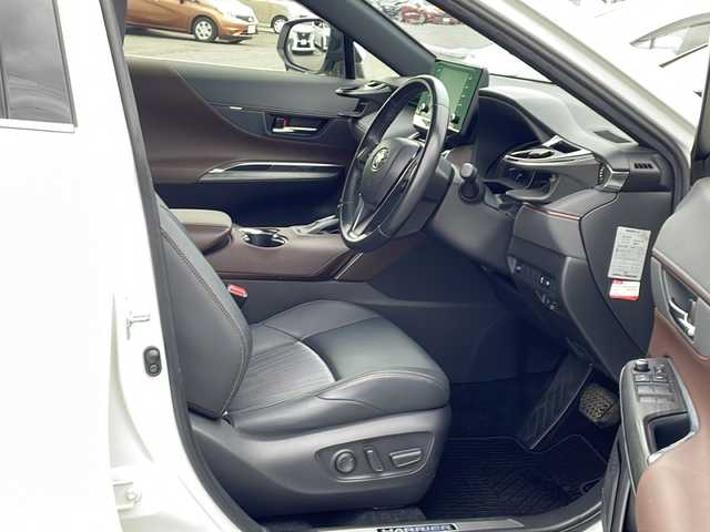 トヨタ ハリアー G 徳島県 2021(令3)年 5.1万km ホワイトパールクリスタルシャイン 純正ナビ/（ラジオ/フルセグ/BT/USB/AUX）/バックカメラ/ビルトインETC/追従式クルーズコントロール/ブラインドスポットモニター/デジタルインナーミラー/オートブレーキホールド/電動リアゲート/合皮シート/D席パワーシート/前後コーナーセンサー/LEDヘッドライト/純正フロアマット