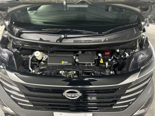 日産 ルークス ハイウェイスター X 神奈川県 2024(令6)年 0.6万km チタニウムグレーメタリック 純正9型SDナビゲーション【MM223D-L】/フルセグ　AM　FM　HDMI　SD　Bluetooth/インテリジェントアラウンドビューモニター/インテリジェントルームミラー/ハンズフリー付両側電動スライドドア【サンシェード】/先進安全装備/インテリジェントエマージェンシーブレーキ/踏み間違い衝突防止アシスト/インテリジェントLI車線逸脱防止支援システム/LDW車線逸脱警報/インテリジェントFCW前方衝突予測警報/インテリジェントDAふらつき警報/標識認識機能/アイドリングストップ/プラズマクラスター付ツーリングファン/前後ソナー/純正ナビ連動前後ドライブレコーダー/純正ビルトインETC/SOSコール/プッシュスタート/スマートキー/LEDヘッドランプ/LEDフロントフォグランプ/オートラート/ハイビームアシスト/純正14インチアルミホイール/純正リアスポイラー