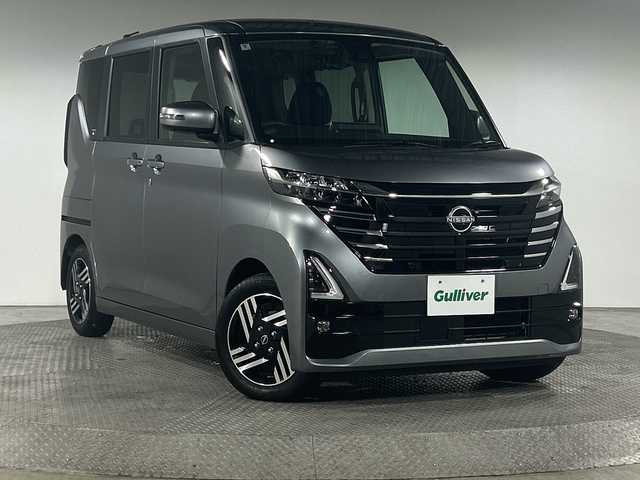 日産 ルークス ハイウェイスター X 神奈川県 2024(令6)年 0.6万km チタニウムグレーメタリック 純正9型SDナビゲーション【MM223D-L】/フルセグ　AM　FM　HDMI　SD　Bluetooth/インテリジェントアラウンドビューモニター/インテリジェントルームミラー/ハンズフリー付両側電動スライドドア【サンシェード】/先進安全装備/インテリジェントエマージェンシーブレーキ/踏み間違い衝突防止アシスト/インテリジェントLI車線逸脱防止支援システム/LDW車線逸脱警報/インテリジェントFCW前方衝突予測警報/インテリジェントDAふらつき警報/標識認識機能/アイドリングストップ/プラズマクラスター付ツーリングファン/前後ソナー/純正ナビ連動前後ドライブレコーダー/純正ビルトインETC/SOSコール/プッシュスタート/スマートキー/LEDヘッドランプ/LEDフロントフォグランプ/オートラート/ハイビームアシスト/純正14インチアルミホイール/純正リアスポイラー