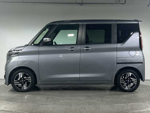 日産 ルークス ハイウェイスター X 神奈川県 2024(令6)年 0.6万km チタニウムグレーメタリック 純正9型SDナビゲーション【MM223D-L】/フルセグ　AM　FM　HDMI　SD　Bluetooth/インテリジェントアラウンドビューモニター/インテリジェントルームミラー/ハンズフリー付両側電動スライドドア【サンシェード】/先進安全装備/インテリジェントエマージェンシーブレーキ/踏み間違い衝突防止アシスト/インテリジェントLI車線逸脱防止支援システム/LDW車線逸脱警報/インテリジェントFCW前方衝突予測警報/インテリジェントDAふらつき警報/標識認識機能/アイドリングストップ/プラズマクラスター付ツーリングファン/前後ソナー/純正ナビ連動前後ドライブレコーダー/純正ビルトインETC/SOSコール/プッシュスタート/スマートキー/LEDヘッドランプ/LEDフロントフォグランプ/オートラート/ハイビームアシスト/純正14インチアルミホイール/純正リアスポイラー