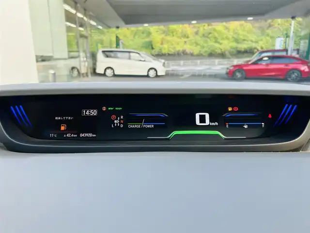 ホンダ フリード ハイブリット G ホンダセンシング 神奈川県 2019(平31)年 4.4万km プレミアムスパークルブラックパール ワンオーナー/純正メモリナビ/・DTV/CD/DVD/Bluetooth/Music Rack/バックカメラ/前後ドライブレコーダー/純正フリップダウンモニター/Honda SENSING/・アダプティブクルーズコントロール/・路外逸脱抑制機能/・先行車発進お知らせ機能/・車線維持支援システム/・衝突軽減ブレーキ/ビークルスタビリティアシスト/イモビライザー/両側パワースライドドア/ウォークスルー/純正１５インチアルミホイール/純正１５インチスタッドレススチールホイール（積載×４）/純正LEDヘッドライト/純正フロアマット/ビルトインETC/革巻きステアリング/プッシュEgスタート/ストップ/スマートキー×２/取扱説明書/新車時保証書