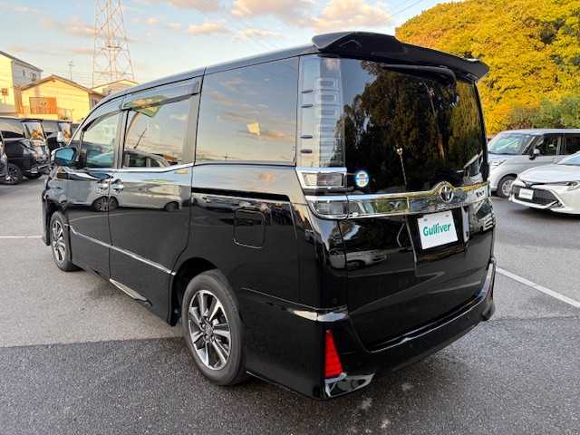 トヨタ ヴォクシー ZS 煌Ⅲ 大阪府 2021(令3)年 5万km ブラック 純正9型ナビ/フルセグ/両側パワースライドドア/トヨタセーフティセンス/クリアランスソナー/デジタルインナーミラー/ビルトインETC/ハーフレザーシート/LEDヘッドライト/純正アルミホイール/プッシュスタート/スマートキー