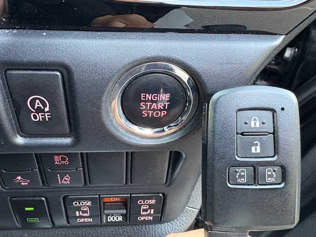 トヨタ ヴォクシー ZS 煌Ⅲ 大阪府 2021(令3)年 5万km ブラック 純正9型ナビ/フルセグ/両側パワースライドドア/トヨタセーフティセンス/クリアランスソナー/デジタルインナーミラー/ビルトインETC/ハーフレザーシート/LEDヘッドライト/純正アルミホイール/プッシュスタート/スマートキー