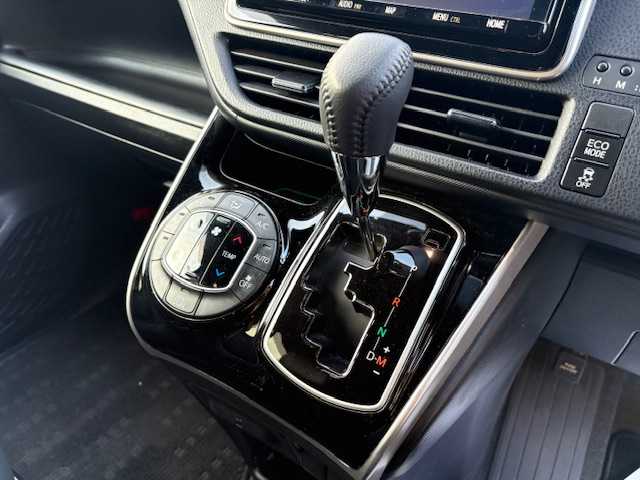 トヨタ ヴォクシー ZS 煌Ⅲ 大阪府 2021(令3)年 5万km ブラック 純正9型ナビ/フルセグ/両側パワースライドドア/トヨタセーフティセンス/クリアランスソナー/デジタルインナーミラー/ビルトインETC/ハーフレザーシート/LEDヘッドライト/純正アルミホイール/プッシュスタート/スマートキー