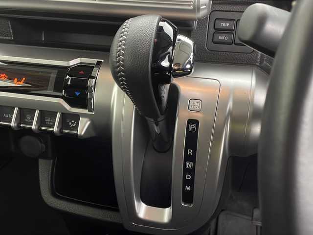 スズキ クロスビー HYBRID MZ 愛知県 2021(令3)年 3.2万km タフカーキパールメタリック/ブラック2トーン  ワンオーナー/ 純正メーカーオプションナビ　/ CD DVD フルセグTV Bluetooth USB SD FM AM/ アダプティブクルーズコントロール / スズキセーフティサポート/ デュアルカメラブレーキサポート/ 前方後方誤発進抑制/ 車線逸脱警報 / 標識認識機能 / 先行車発進お知らせ / ヒルホールドアシスト/ リアパーキングセンサー/ パドルシフト/ ＬＥＤオートヘッドライト/ オートハイビームシステム / 純正フォグランプ / ハーフレザーシート/ シートヒーター/ ビルトインETC/ 前後ドライブレコーダー/ 純正フロアマット / シートバックテーブル/ ISOFIX/ 保証書/ 取扱説明書/ スマートキー/ スペアキー