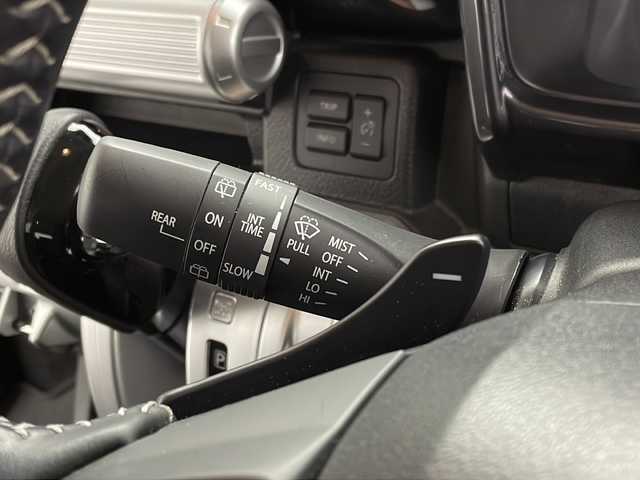 スズキ クロスビー HYBRID MZ 愛知県 2021(令3)年 3.2万km タフカーキパールメタリック/ブラック2トーン  ワンオーナー/ 純正メーカーオプションナビ　/ CD DVD フルセグTV Bluetooth USB SD FM AM/ アダプティブクルーズコントロール / スズキセーフティサポート/ デュアルカメラブレーキサポート/ 前方後方誤発進抑制/ 車線逸脱警報 / 標識認識機能 / 先行車発進お知らせ / ヒルホールドアシスト/ リアパーキングセンサー/ パドルシフト/ ＬＥＤオートヘッドライト/ オートハイビームシステム / 純正フォグランプ / ハーフレザーシート/ シートヒーター/ ビルトインETC/ 前後ドライブレコーダー/ 純正フロアマット / シートバックテーブル/ ISOFIX/ 保証書/ 取扱説明書/ スマートキー/ スペアキー