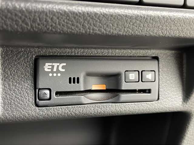 スズキ クロスビー HYBRID MZ 愛知県 2021(令3)年 3.2万km タフカーキパールメタリック/ブラック2トーン  ワンオーナー/ 純正メーカーオプションナビ　/ CD DVD フルセグTV Bluetooth USB SD FM AM/ アダプティブクルーズコントロール / スズキセーフティサポート/ デュアルカメラブレーキサポート/ 前方後方誤発進抑制/ 車線逸脱警報 / 標識認識機能 / 先行車発進お知らせ / ヒルホールドアシスト/ リアパーキングセンサー/ パドルシフト/ ＬＥＤオートヘッドライト/ オートハイビームシステム / 純正フォグランプ / ハーフレザーシート/ シートヒーター/ ビルトインETC/ 前後ドライブレコーダー/ 純正フロアマット / シートバックテーブル/ ISOFIX/ 保証書/ 取扱説明書/ スマートキー/ スペアキー