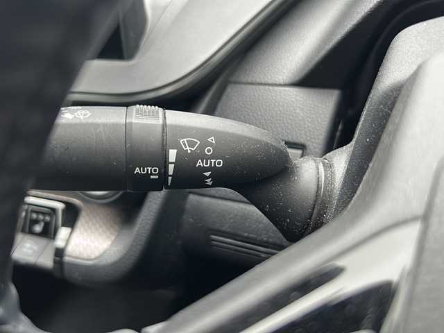 トヨタ プリウス Z 京都府 2023(令5)年 3.7万km プラチナホワイトパールマイカ ワンオーナー/純正ナビ/・FM/AM/Bluetooth/・フルセグテレビ/ETC2.0/ドライブレコーダー/全周囲カメラ/バックカメラ/Toyota Safety Sense/ワイヤレス充電器/革巻きステアリング/ステアリングリモコン/ハンドルヒーター/パワーシート（D席）/メモリシート（D席）/シートヒーター（D席+N席）/エアシート（D席+N席）/前後コーナーセンサー/LEDヘッドライト/スマートキー×2/プッシュスタートボタン/純正19インチアルミホイール/純正フロアマット/取扱説明書/保証書