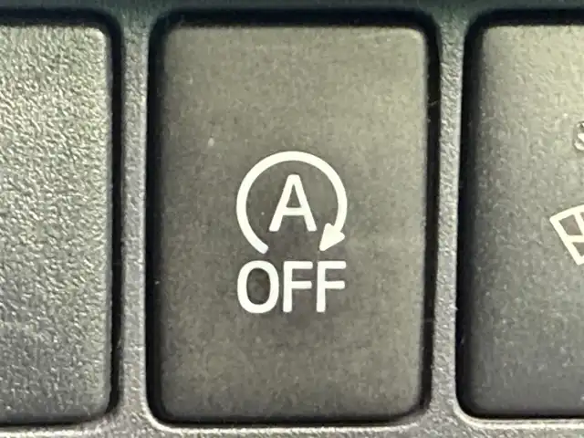 トヨタ ノア Si 千葉県 2014(平26)年 8.1万km ホワイトパールクリスタルシャイン ９インチ純正フルセグナビ（ＮＳＺＴ－Ｙ６２Ｇ）/両側パワースライド/バックカメラ/ＥＴＣ/前後ドライブレコーダー/ステアリングスイッチ/純正フロアマット/ステアリングスイッチ/アイドリングストップ/後席サンシェード/DUALエアコン/オートライト/スペアキー1本