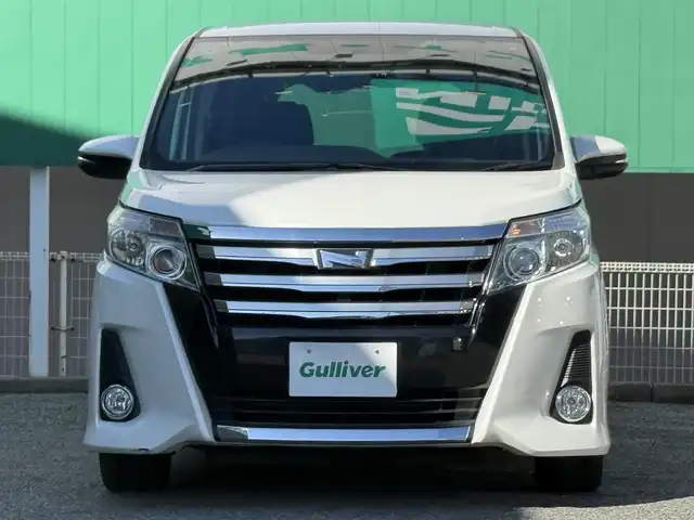 トヨタ ノア Si 千葉県 2014(平26)年 8.1万km ホワイトパールクリスタルシャイン ９インチ純正フルセグナビ（ＮＳＺＴ－Ｙ６２Ｇ）/両側パワースライド/バックカメラ/ＥＴＣ/前後ドライブレコーダー/ステアリングスイッチ/純正フロアマット/ステアリングスイッチ/アイドリングストップ/後席サンシェード/DUALエアコン/オートライト/スペアキー1本