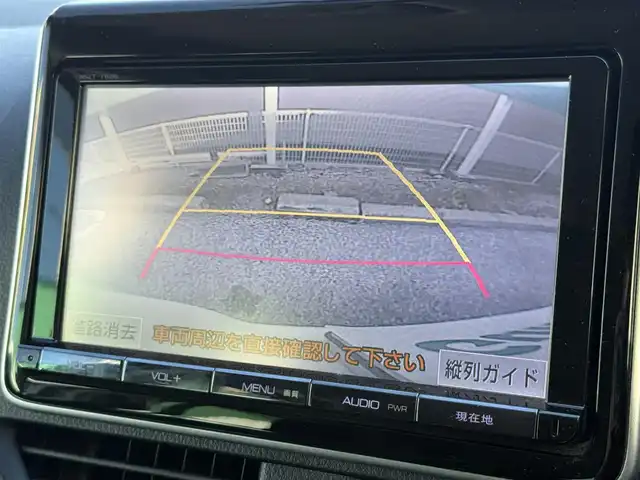 トヨタ ノア Si 千葉県 2014(平26)年 8.1万km ホワイトパールクリスタルシャイン ９インチ純正フルセグナビ（ＮＳＺＴ－Ｙ６２Ｇ）/両側パワースライド/バックカメラ/ＥＴＣ/前後ドライブレコーダー/ステアリングスイッチ/純正フロアマット/ステアリングスイッチ/アイドリングストップ/後席サンシェード/DUALエアコン/オートライト/スペアキー1本