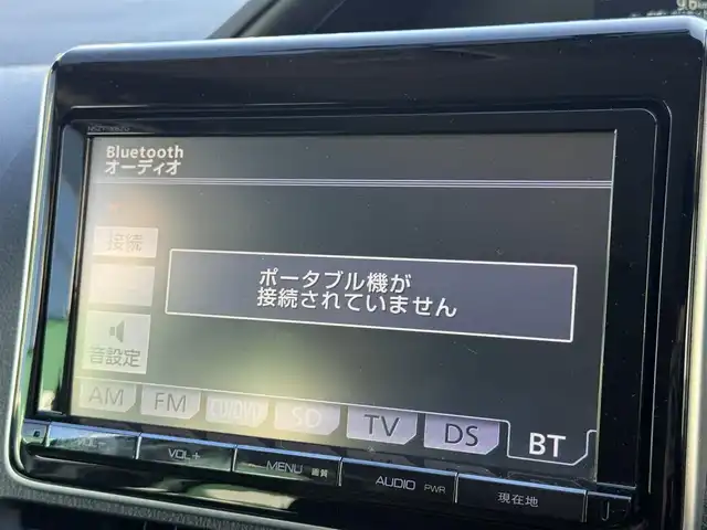 トヨタ ノア Si 千葉県 2014(平26)年 8.1万km ホワイトパールクリスタルシャイン ９インチ純正フルセグナビ（ＮＳＺＴ－Ｙ６２Ｇ）/両側パワースライド/バックカメラ/ＥＴＣ/前後ドライブレコーダー/ステアリングスイッチ/純正フロアマット/ステアリングスイッチ/アイドリングストップ/後席サンシェード/DUALエアコン/オートライト/スペアキー1本