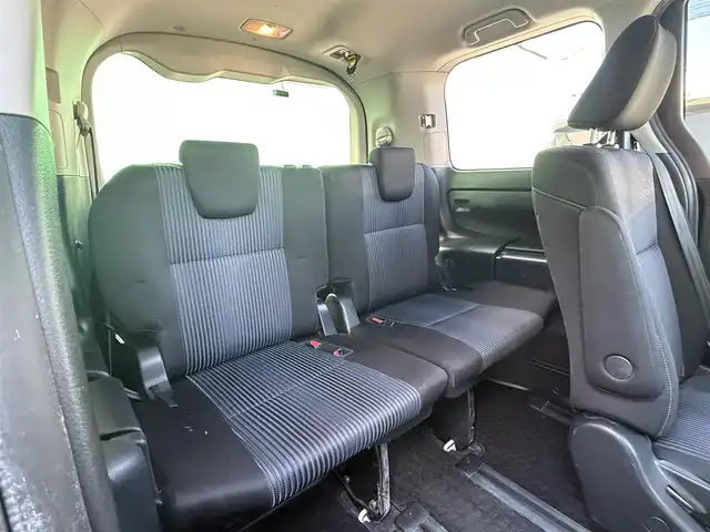 トヨタ ノア Si 千葉県 2014(平26)年 8.1万km ホワイトパールクリスタルシャイン ９インチ純正フルセグナビ（ＮＳＺＴ－Ｙ６２Ｇ）/両側パワースライド/バックカメラ/ＥＴＣ/前後ドライブレコーダー/ステアリングスイッチ/純正フロアマット/ステアリングスイッチ/アイドリングストップ/後席サンシェード/DUALエアコン/オートライト/スペアキー1本