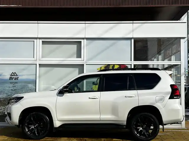 トヨタ ランドクルーザー プラド TX Lパッケージ ブラックED 道北・旭川 2021(令3)年 4.5万km ホワイトパールクリスタルシャイン メーカーオプションナビ/全方位カメラ/フルセグTV/マルチテレインモニター/サンルーフ/アドミレイションエアロ（前後）/RAYS20インチアルミホイール/コーナーセンサー/デジタルインナーミラー/ドライブレコーダー前後/黒革シート/前席パワーシート/前席シートヒーター/電動格納サードシート/ETC2.0