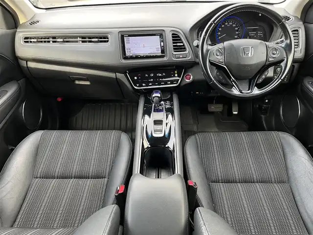 ホンダ ヴェゼル ハイブリッド Z ホンダセンシング 奈良県 2018(平30)年 6.7万km クリスタルブラックパール 純正ナビ(VXM-185VFi)/（フルセグ/BT/CD/DVD）/レーダークルーズコントロール/バックカメラ/パドルシフト/衝突軽減システム/レーンキープアシスト/ハーフレザーシート/前席シートヒーター/LEDヘッドライト/オートライト/電動格納ミラー/ETC/純正17インチAW/保証書/取り扱い説明書/スペアキーX1