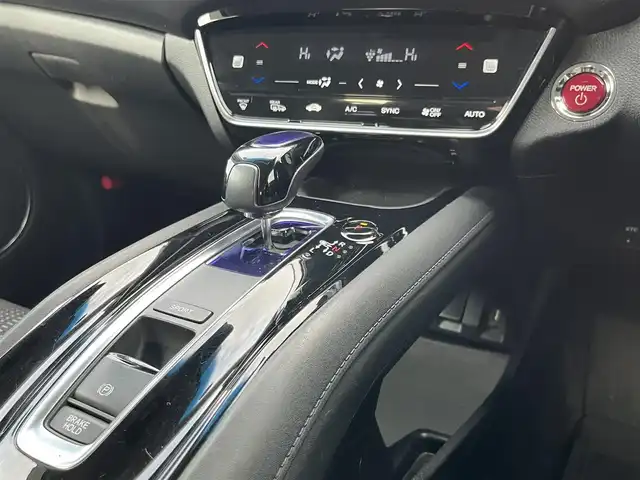 ホンダ ヴェゼル ハイブリッド Z ホンダセンシング 奈良県 2018(平30)年 6.7万km クリスタルブラックパール 純正ナビ(VXM-185VFi)/（フルセグ/BT/CD/DVD）/レーダークルーズコントロール/バックカメラ/パドルシフト/衝突軽減システム/レーンキープアシスト/ハーフレザーシート/前席シートヒーター/LEDヘッドライト/オートライト/電動格納ミラー/ETC/純正17インチAW/保証書/取り扱い説明書/スペアキーX1