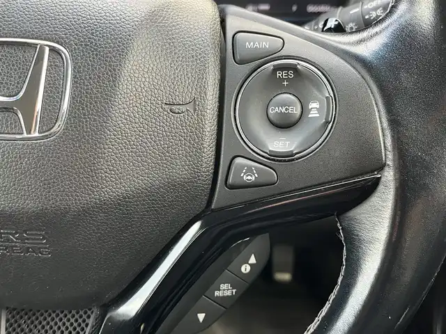 ホンダ ヴェゼル ハイブリッド Z ホンダセンシング 奈良県 2018(平30)年 6.7万km クリスタルブラックパール 純正ナビ(VXM-185VFi)/（フルセグ/BT/CD/DVD）/レーダークルーズコントロール/バックカメラ/パドルシフト/衝突軽減システム/レーンキープアシスト/ハーフレザーシート/前席シートヒーター/LEDヘッドライト/オートライト/電動格納ミラー/ETC/純正17インチAW/保証書/取り扱い説明書/スペアキーX1