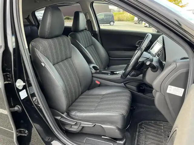 ホンダ ヴェゼル ハイブリッド Z ホンダセンシング 奈良県 2018(平30)年 6.7万km クリスタルブラックパール 純正ナビ(VXM-185VFi)/（フルセグ/BT/CD/DVD）/レーダークルーズコントロール/バックカメラ/パドルシフト/衝突軽減システム/レーンキープアシスト/ハーフレザーシート/前席シートヒーター/LEDヘッドライト/オートライト/電動格納ミラー/ETC/純正17インチAW/保証書/取り扱い説明書/スペアキーX1