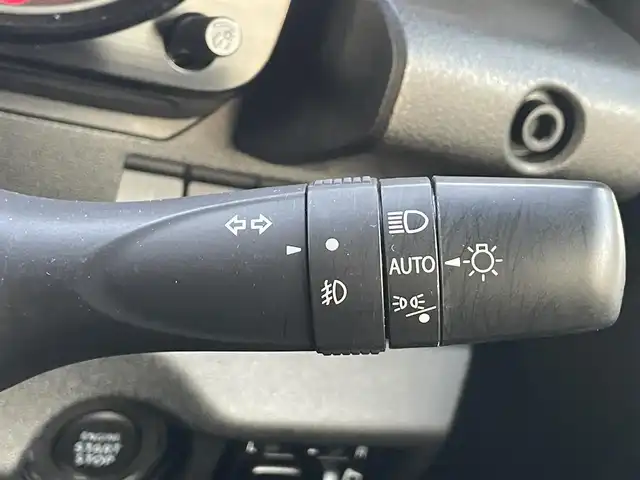 スズキ ジムニー XC 滋賀県 2023(令5)年 0.2万km ジャングルグリーン 社外ナビ/CD/DVD/Bluetooth/フルセグテレビ/バックカメラ/セーフティサポート/・デュアルセンサーブレーキサポート/・誤発進抑制機能/・車線逸脱警報機能/・ふらつき警報機能/・先行車発進お知らせ機能/・標識認識機能/アイドリングストップ/クルーズコントロール/LEDヘッドライト/オートライト/フォグランプ/シートヒーター/ドライブレコーダー